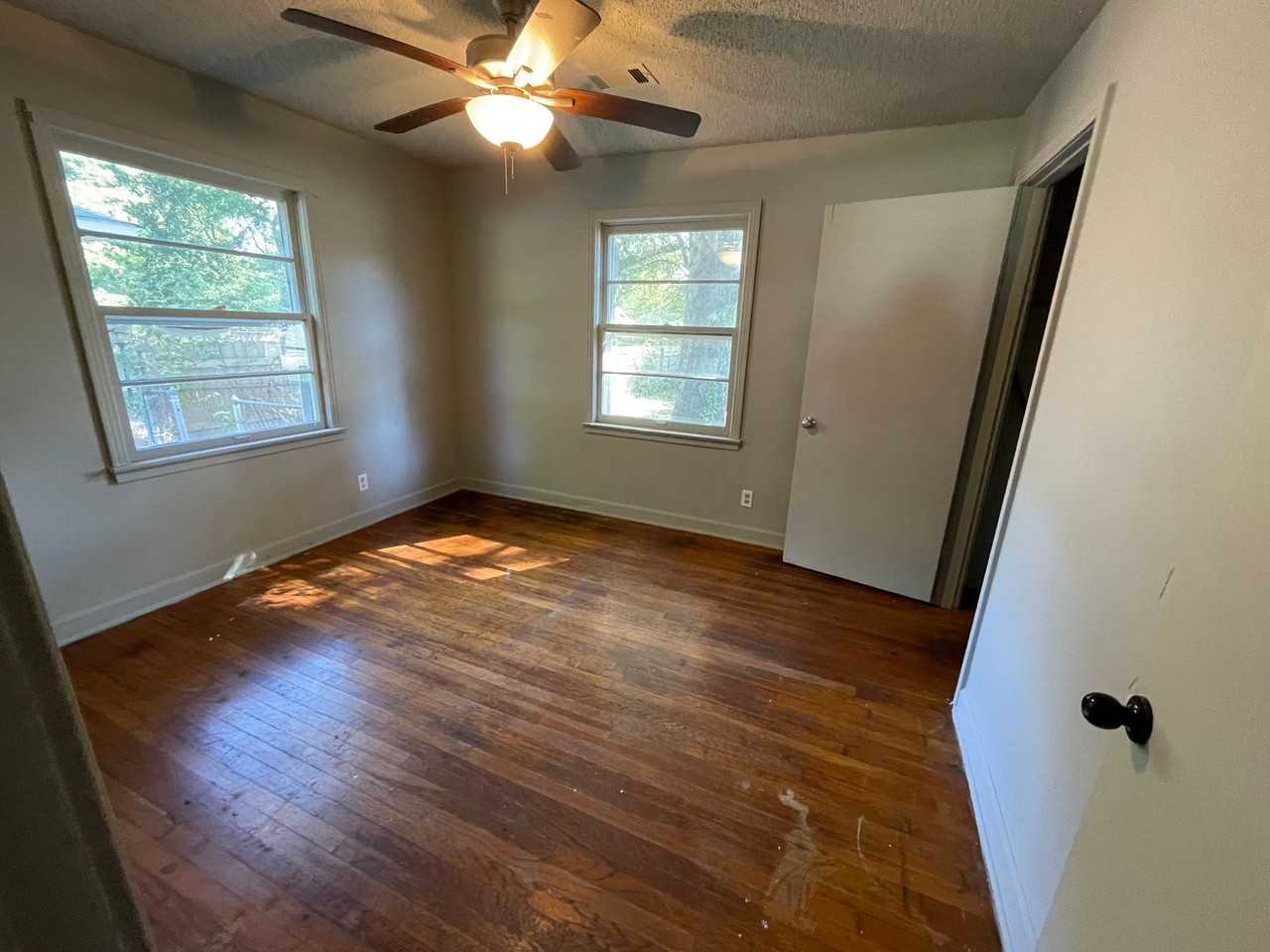 1303 83- 1303 West Warner - Photo 6 of 8