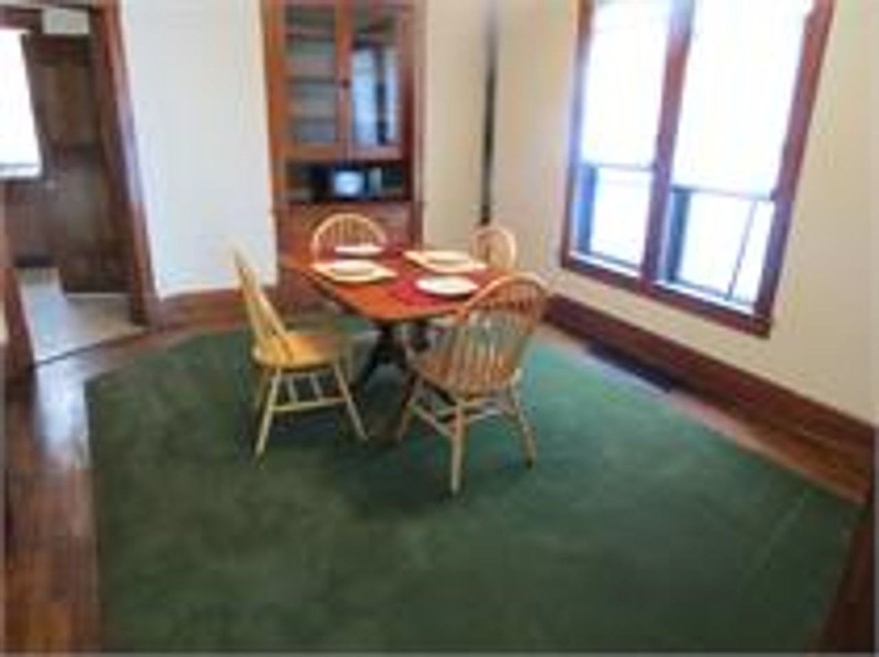 612 W Elm St - Photo 3 of 6