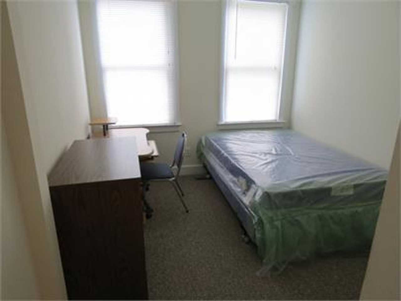 610 West Elm Street - Photo 4 of 14