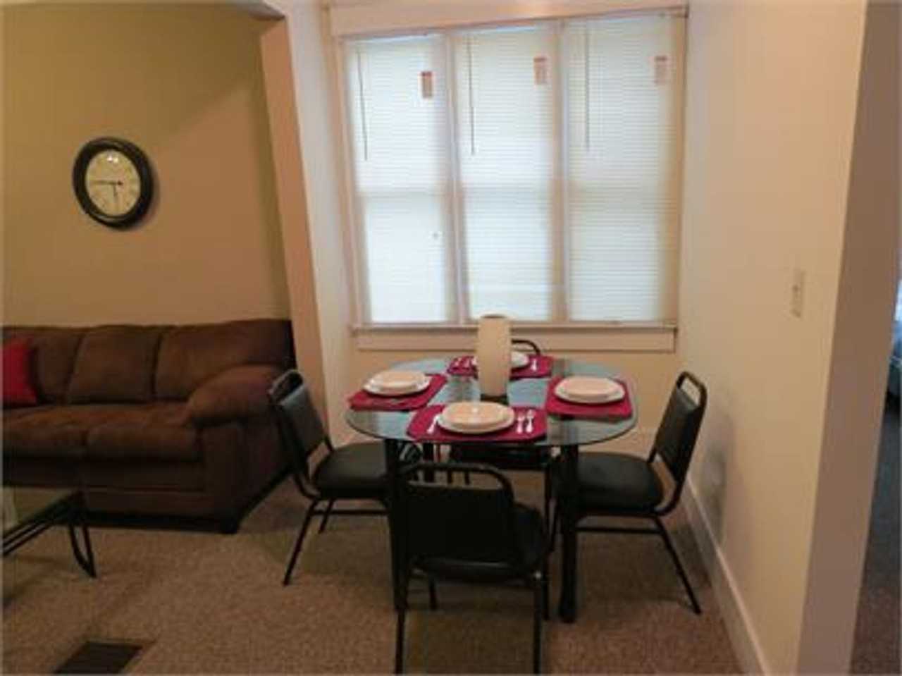 610 West Elm Street - Photo 6 of 14