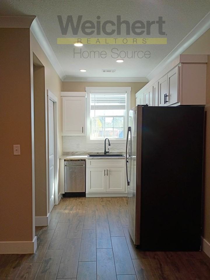 215 North Pruett Street - Photo 6 of 12