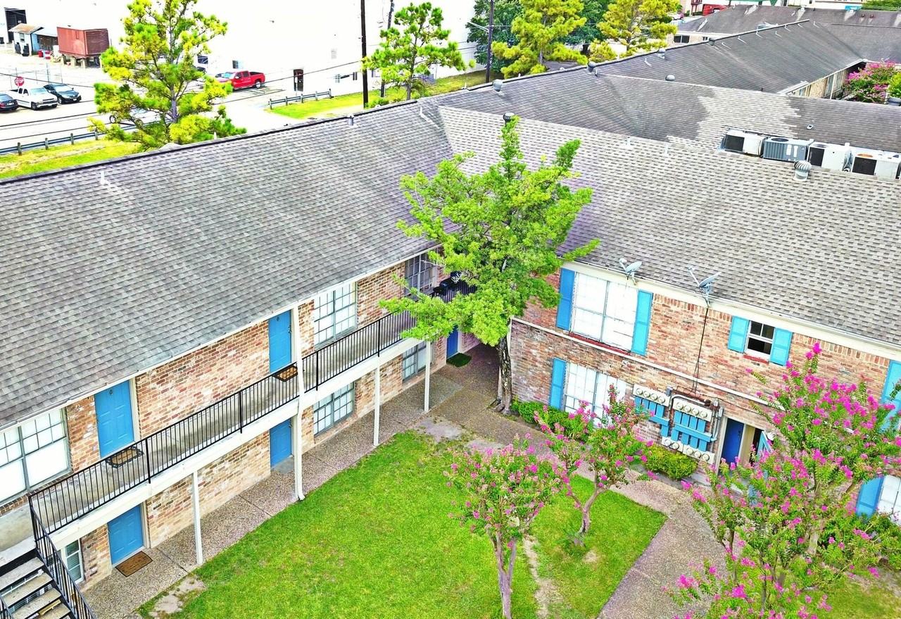 The Grove at Renwick - Photo 3 of 13