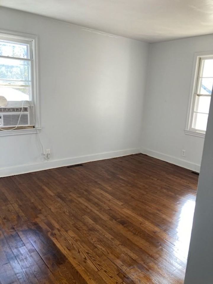 705 4th St - Photo 6 of 7