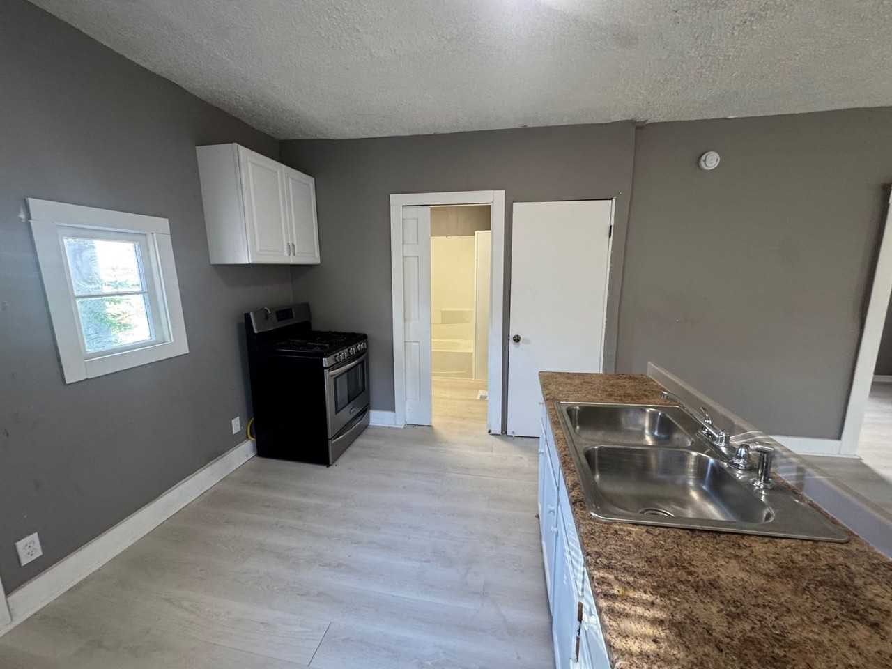 6818 Morgan Ave - Photo 7 of 27