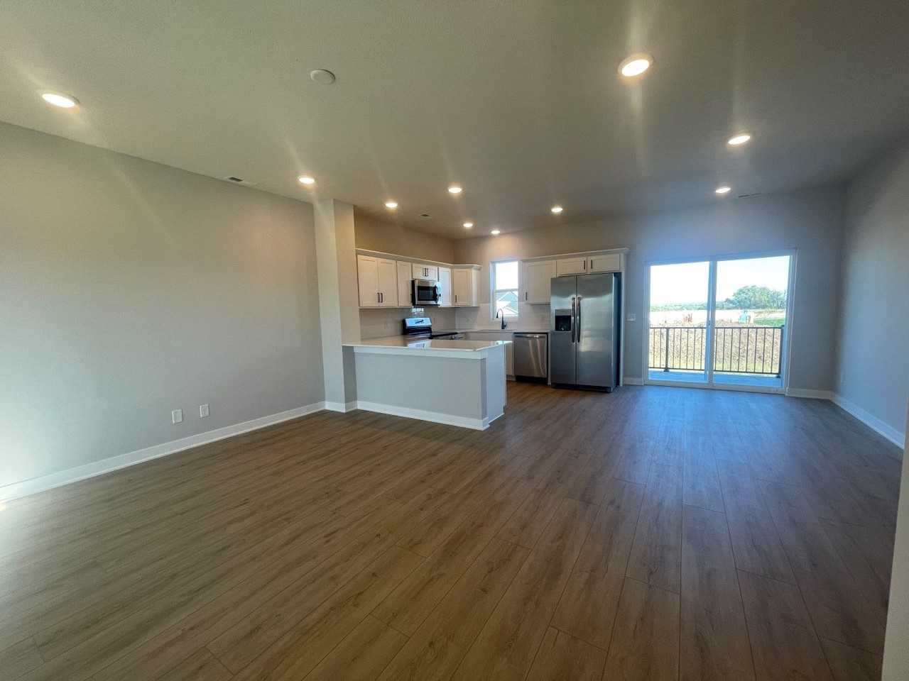 4605 Leawood Ct - Photo 3 of 20
