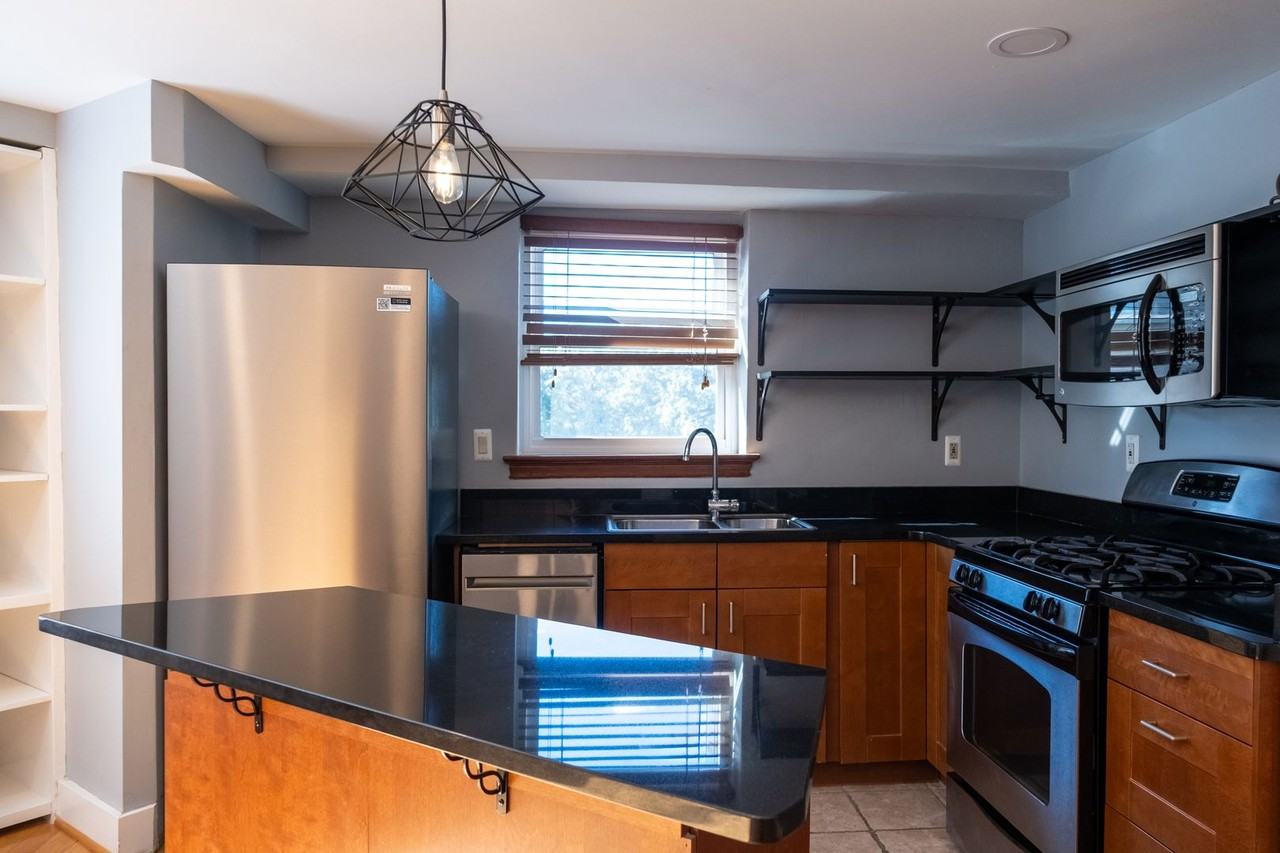 1801 Clydesdale Pl Nw - Photo 2 of 13