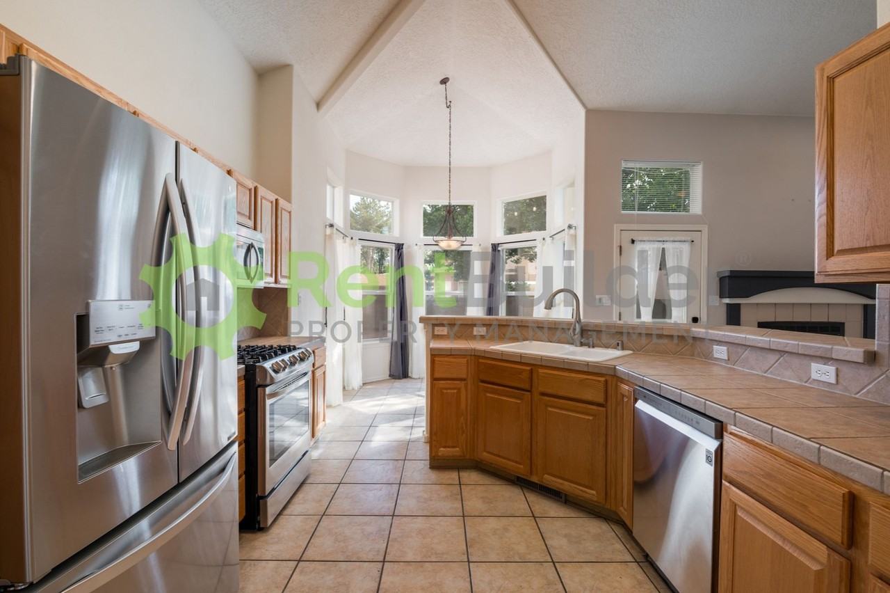 8108 Rancho Viejo Ct Nw - Photo 3 of 24
