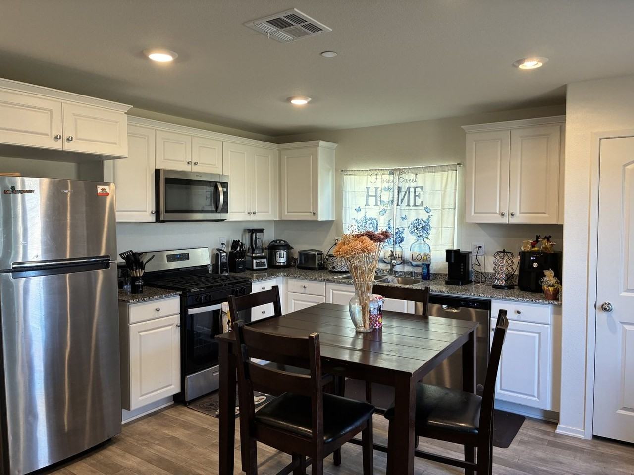 10374 San Andreas St - Photo 4 of 16