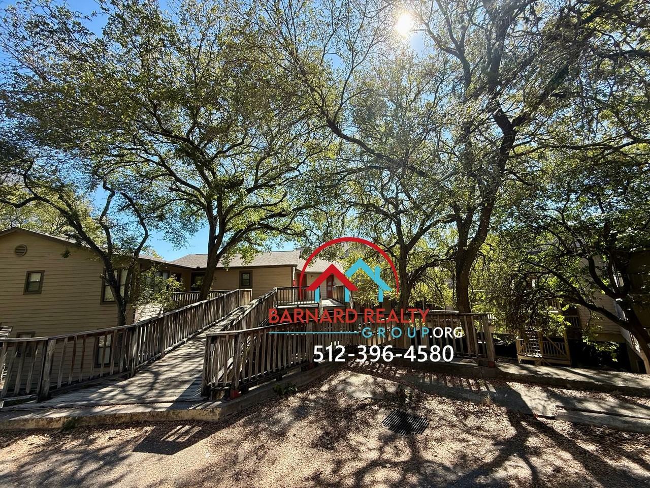 402 N Fredericksburg St