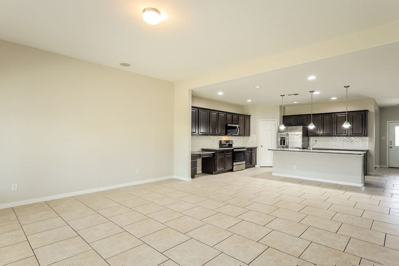 8811 Palmetto Park - Photo 4 of 22