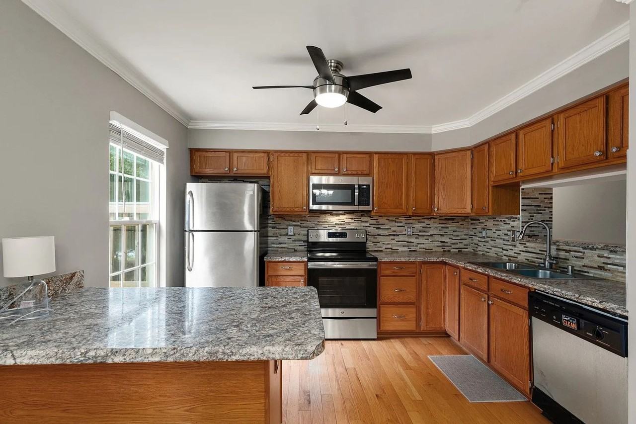 302 Honey Locust Ct - Photo 2 of 31