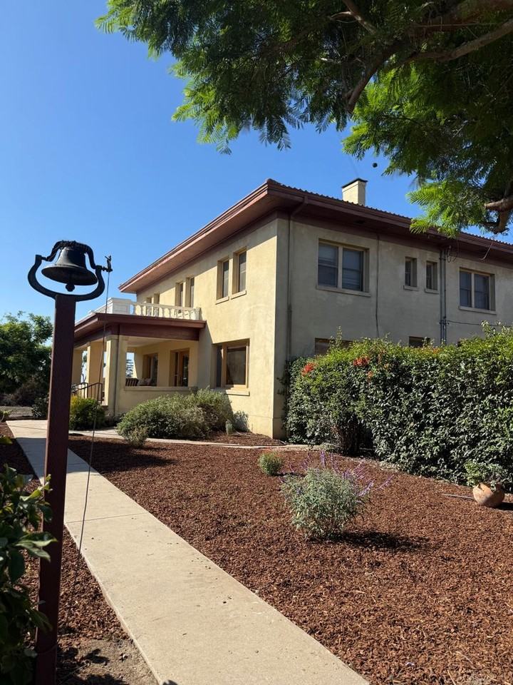 4645 Walnut Ave - Photo 2 of 29