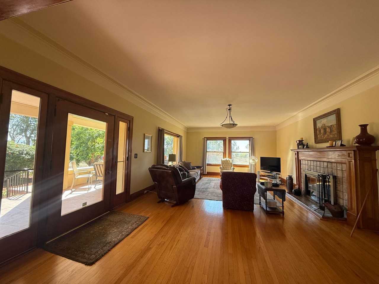 4645 Walnut Ave - Photo 6 of 29