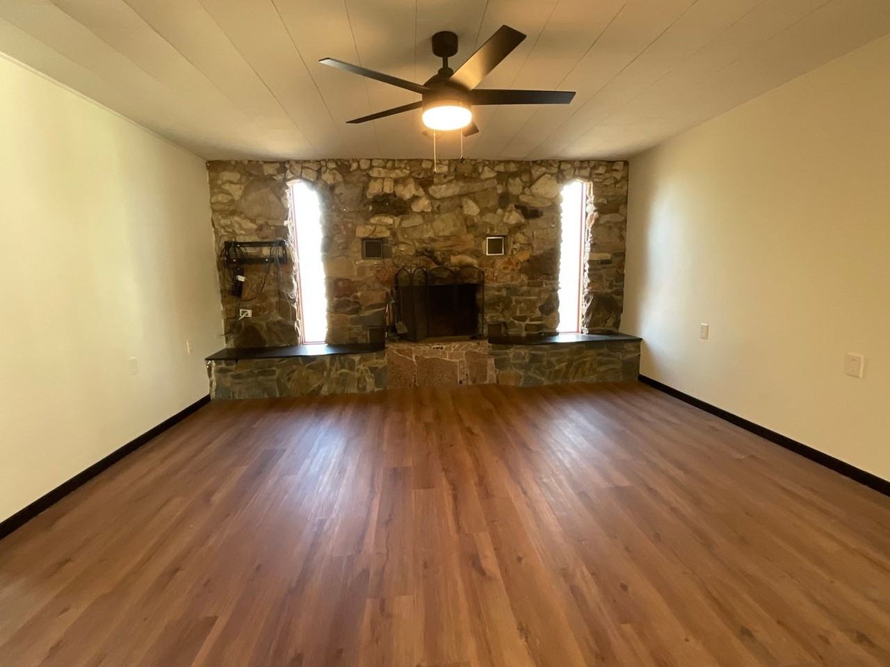 1501 Hill Way Dr - Photo 2 of 21