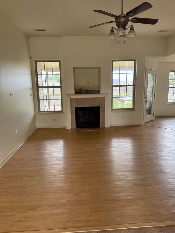 203 Wallaby Way - Photo 3 of 24