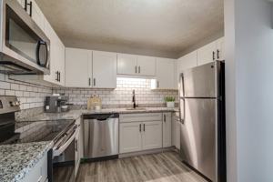 featured image of 200 Knollridge Ct