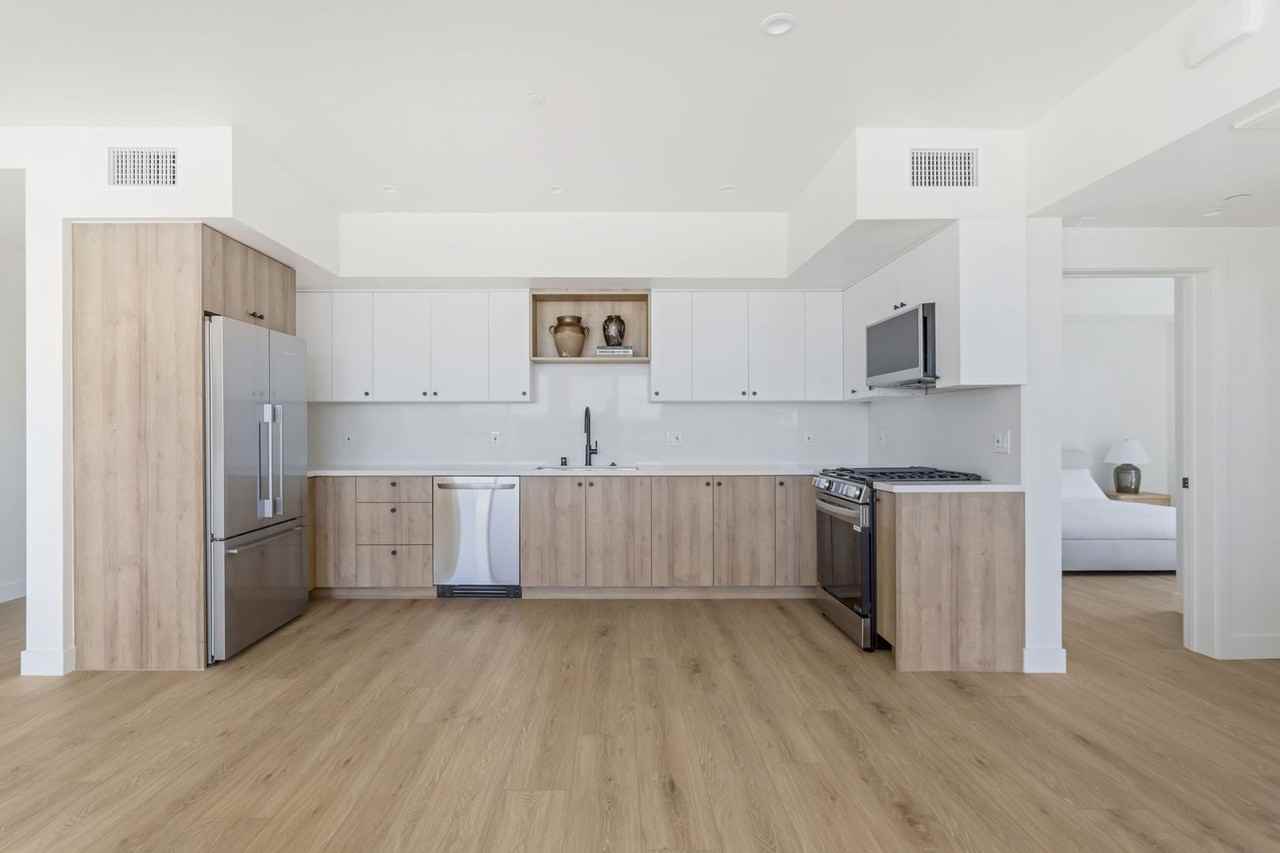 3844 W 27th St - Photo 4 of 22