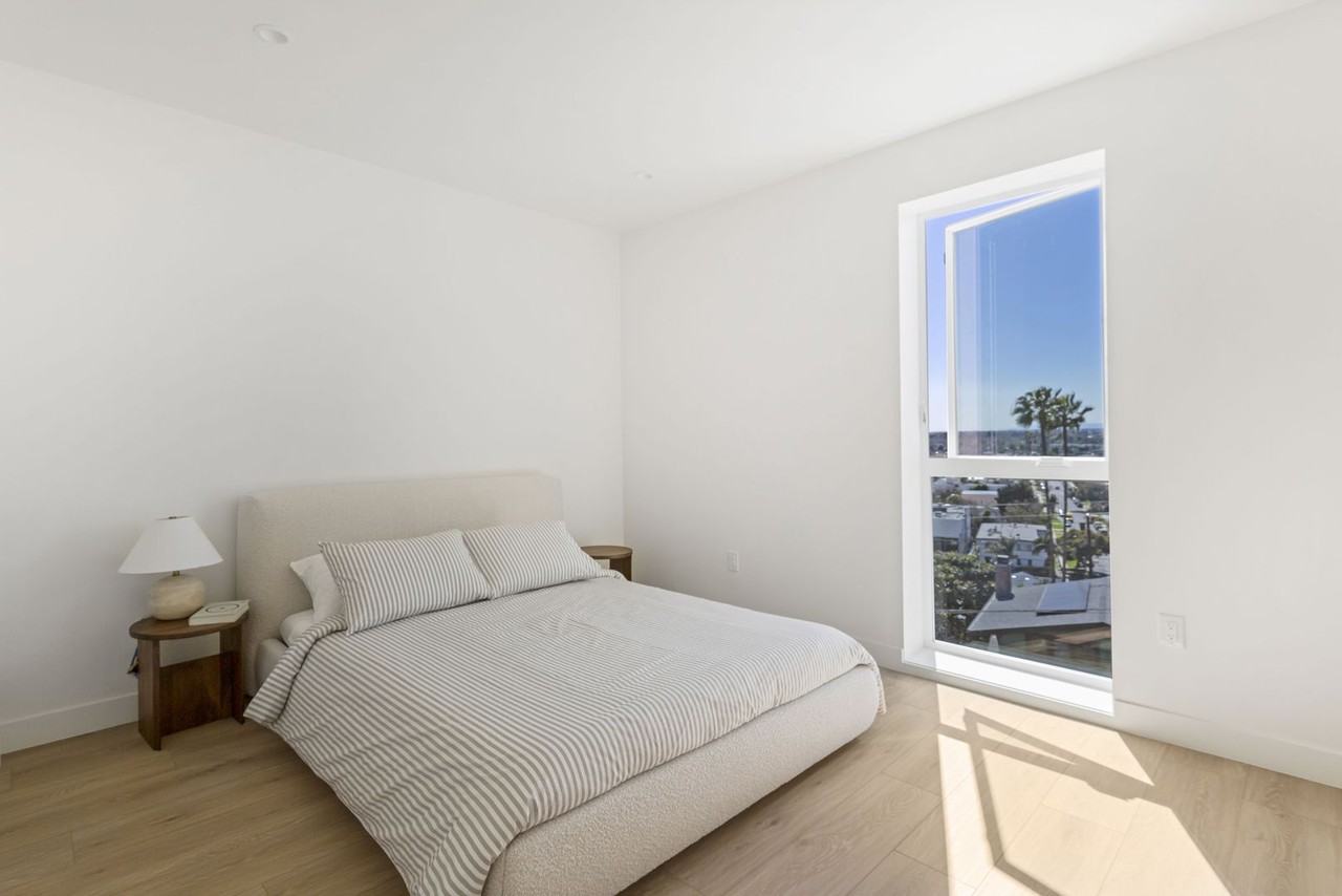 3844 W 27th St - Photo 7 of 22