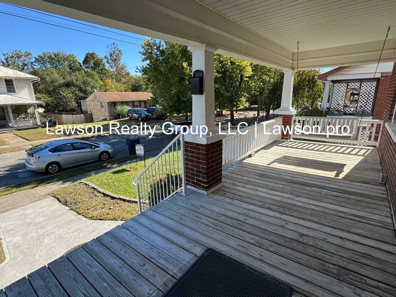 615 Arbutus Ave Se - Photo 4 of 36