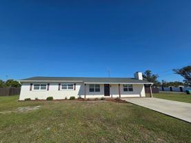 5253 Collins Dr - Photo 1 of 1
