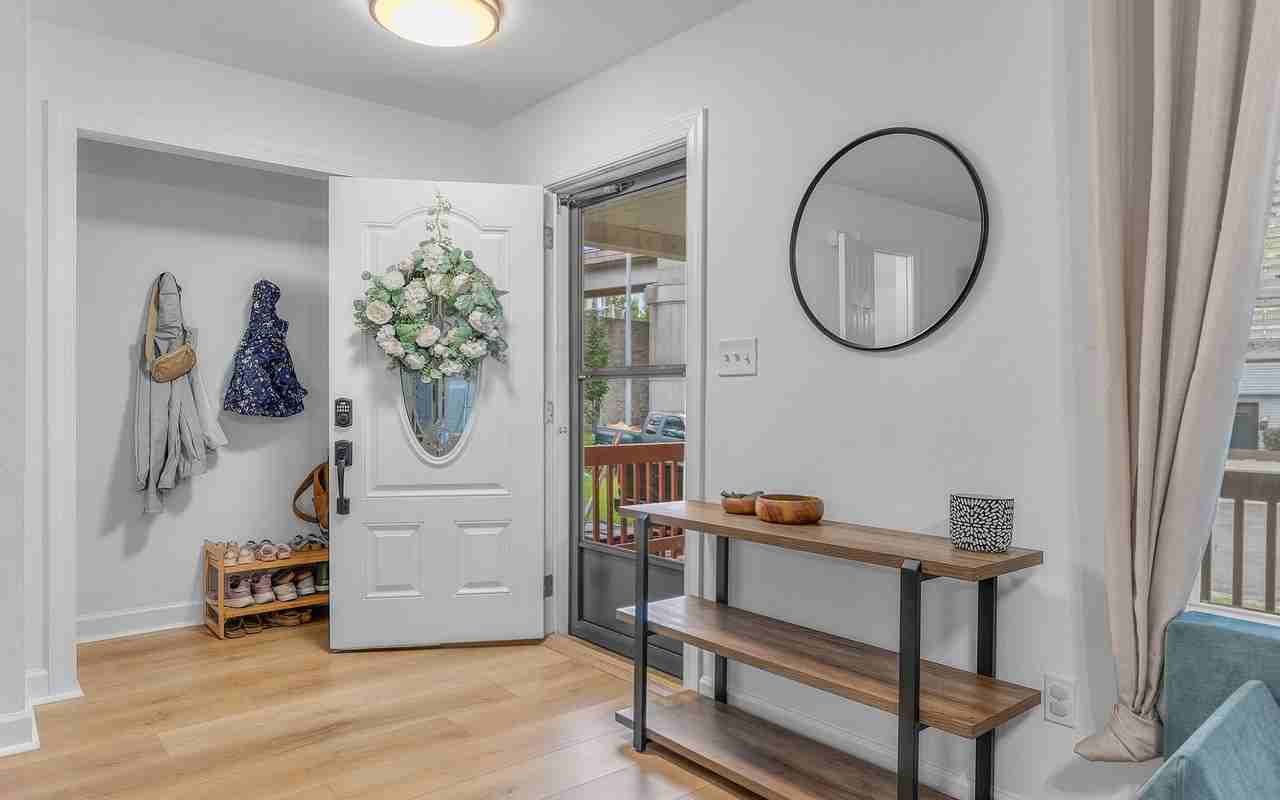 807 Thayor St - Photo 2 of 41