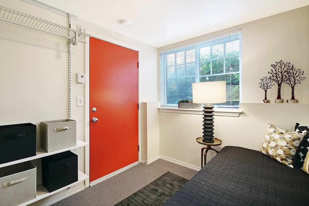 Studio Apartments Near UW - Photo 6 of 25