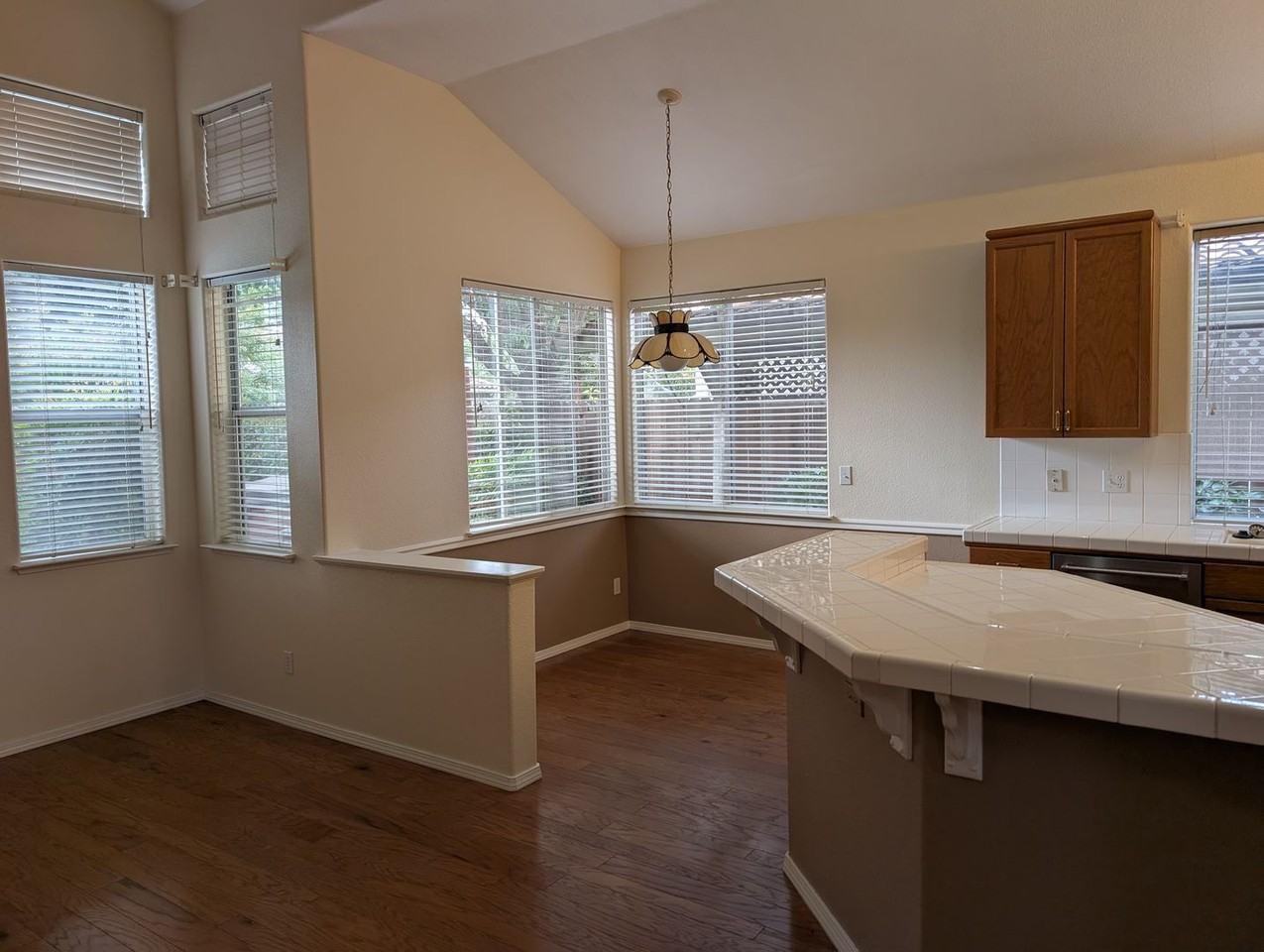 2344 Sierra Madre Ave - Photo 3 of 34