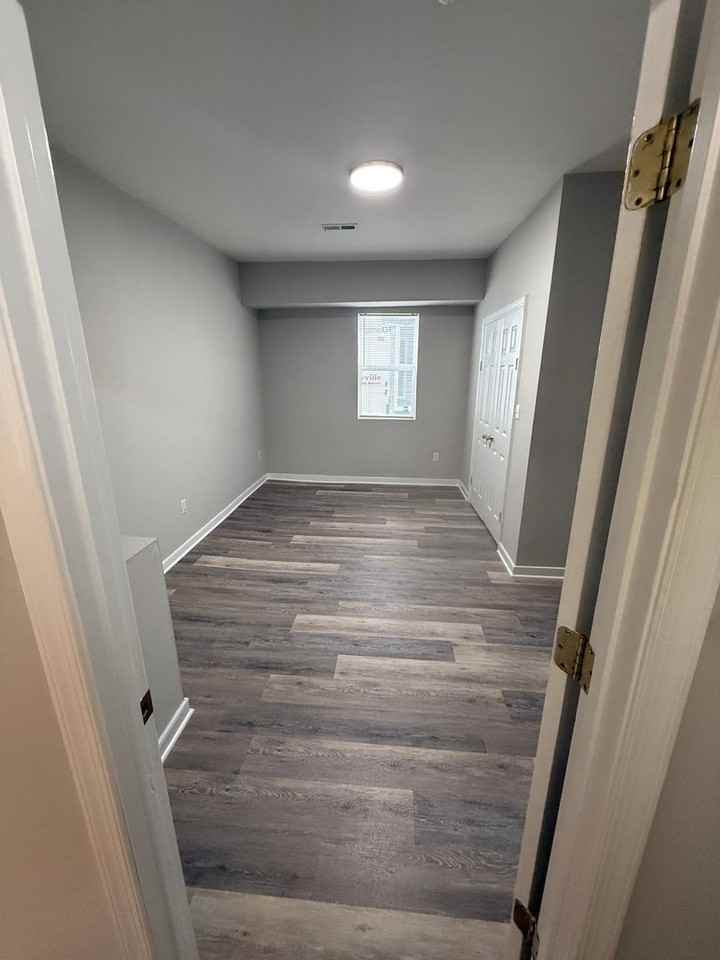 469 Patrick Ave - Photo 5 of 16