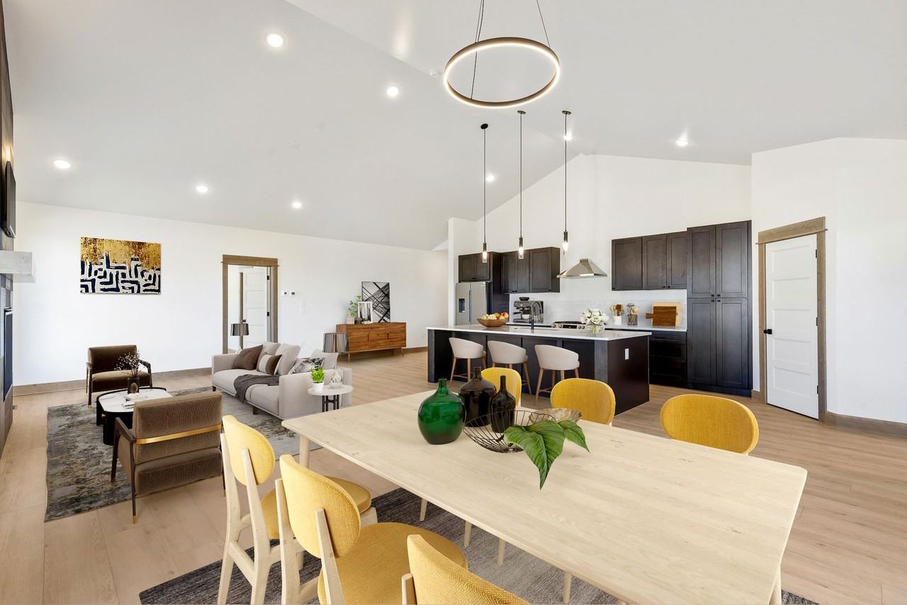 212 Delano Dr - Photo 3 of 14