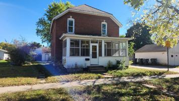 featured image of 1233 16th St S