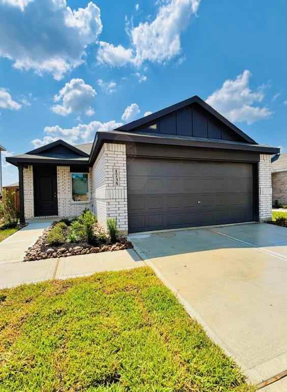 1735 W Stroker Rd - Photo 2 of 32