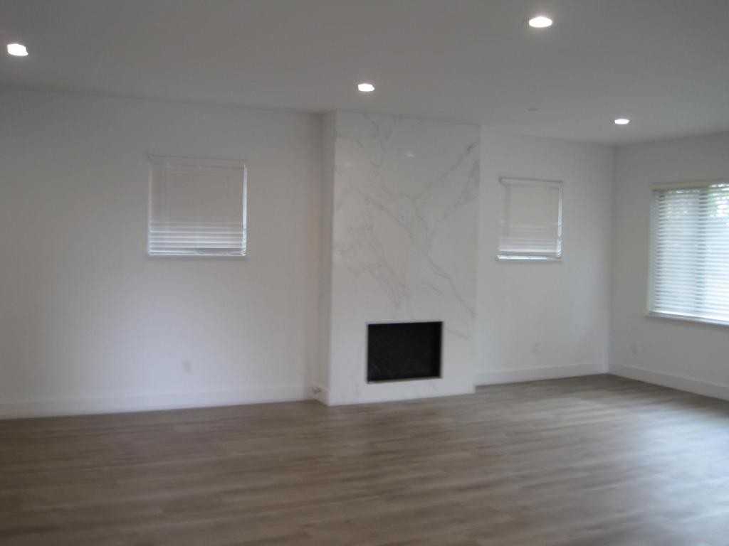 212 Sw 129th St - Photo 3 of 31