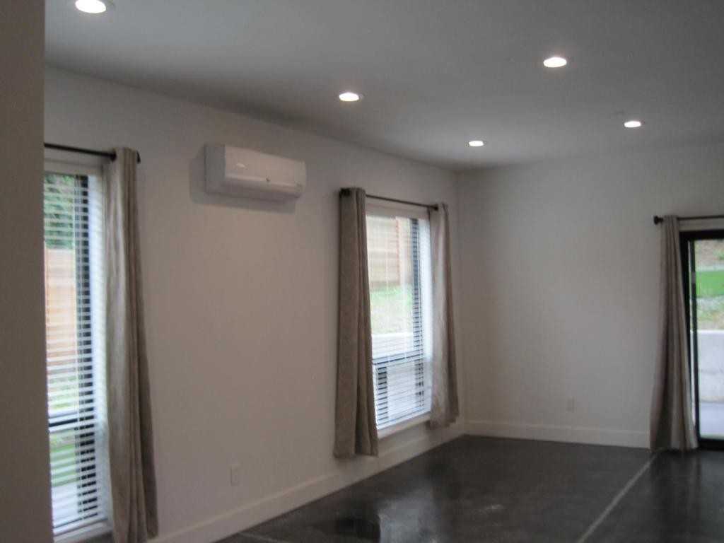 212B Sw 129th St - Photo 3 of 11