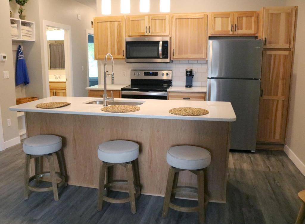 6 Reserve Ct - Photo 2 of 25