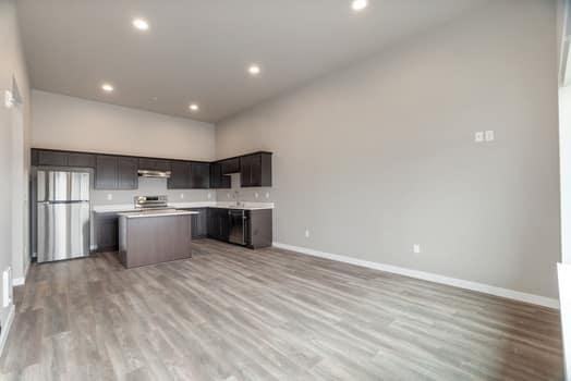 303 E Broadway Ave - Photo 5 of 13