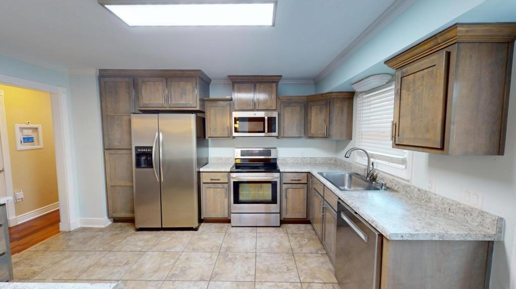 110 Oakland Dr - Photo 2 of 34