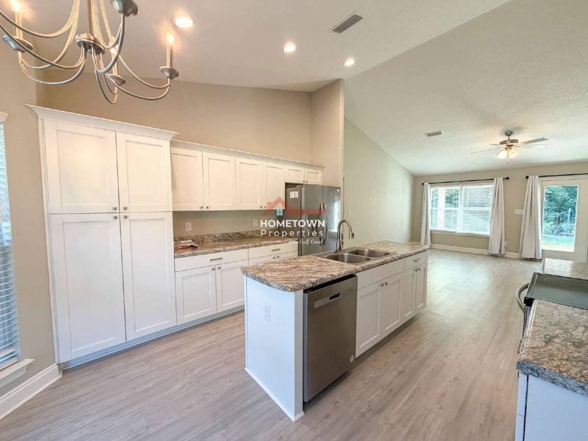 6949 Trailride S - Photo 3 of 10