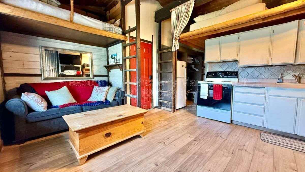 240 Mogul Hill Rd #5 - Photo 2 of 9