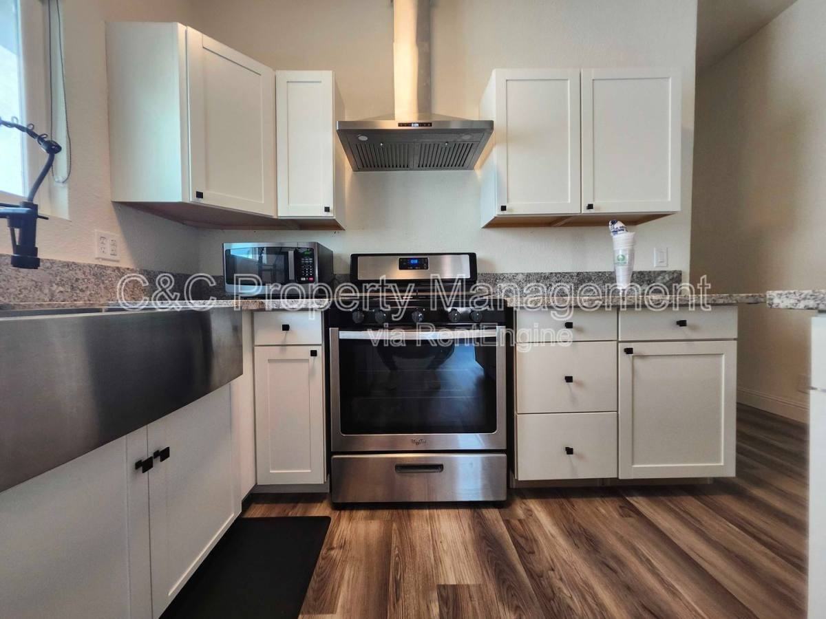 170 N Gale Hill Ave - Photo 3 of 10