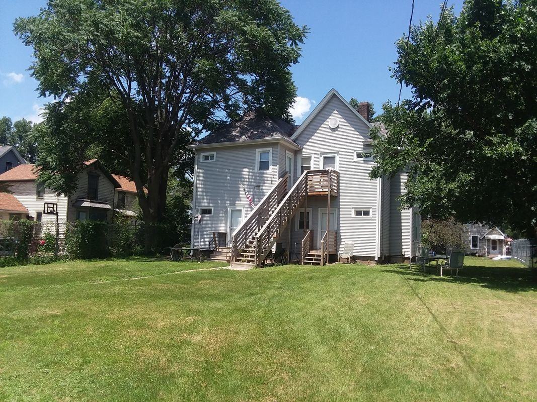 619 W 16th St ##4 - Photo 3 of 9