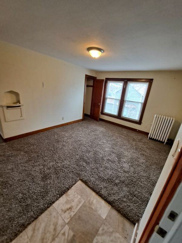 619 W 16th St ##4 - Photo 5 of 9