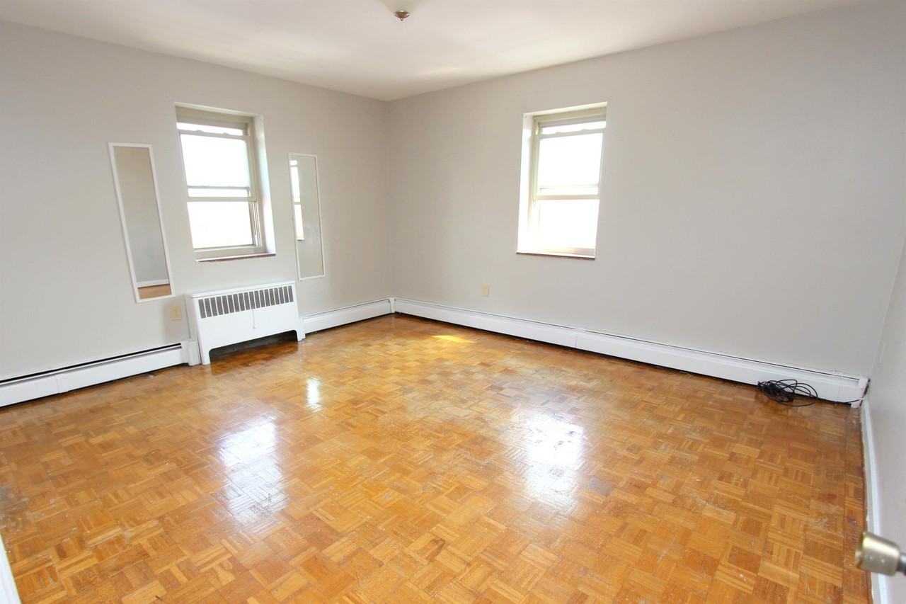 222 Melwood Ave #701 - Photo 7 of 16