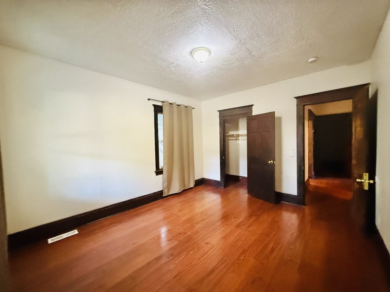 578 21st St #A - Photo 5 of 34