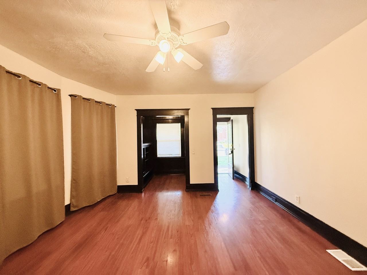 578 21st St #A - Photo 3 of 34