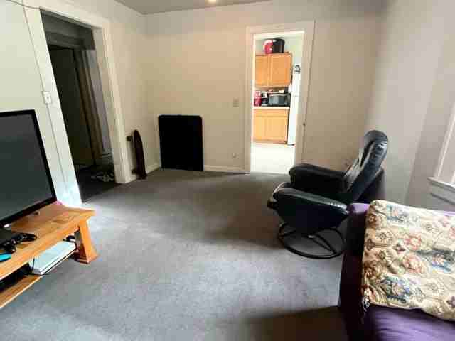 201 N Pinckney St #201-2 - Photo 5 of 14