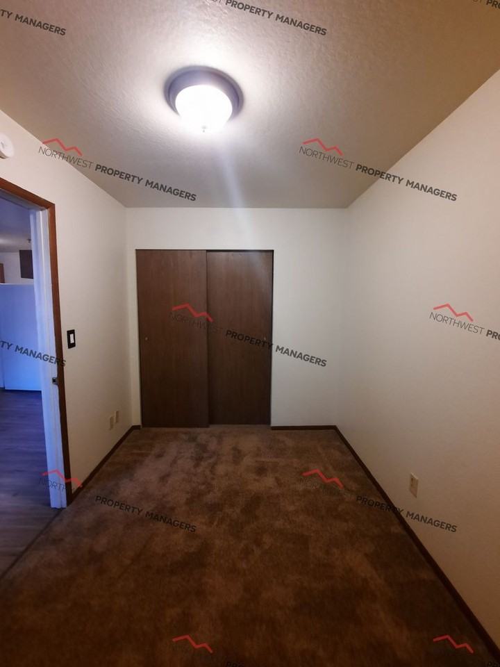 Bridgeview Apartments - Photo 6 of 22