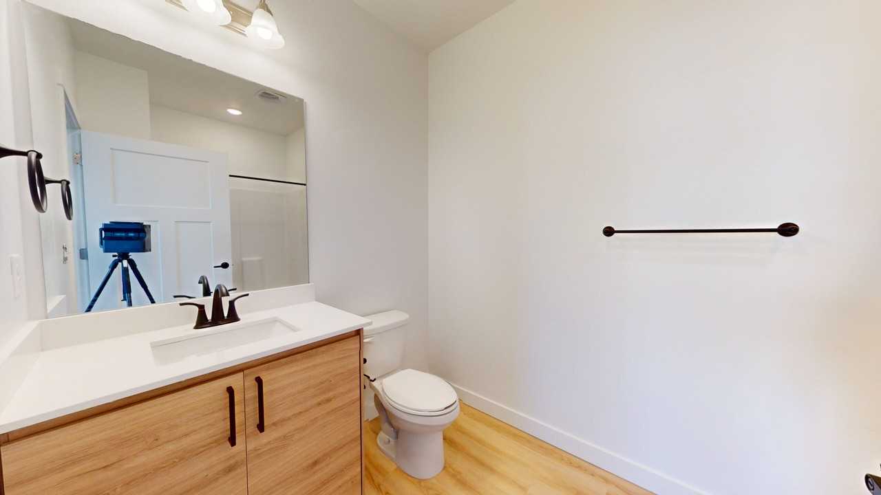 1137 Ws #302 - Photo 5 of 8