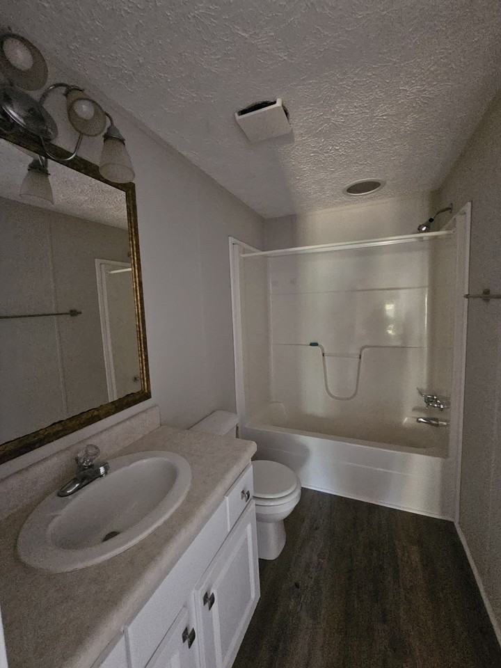 1611 Carolina Ave - Photo 4 of 33