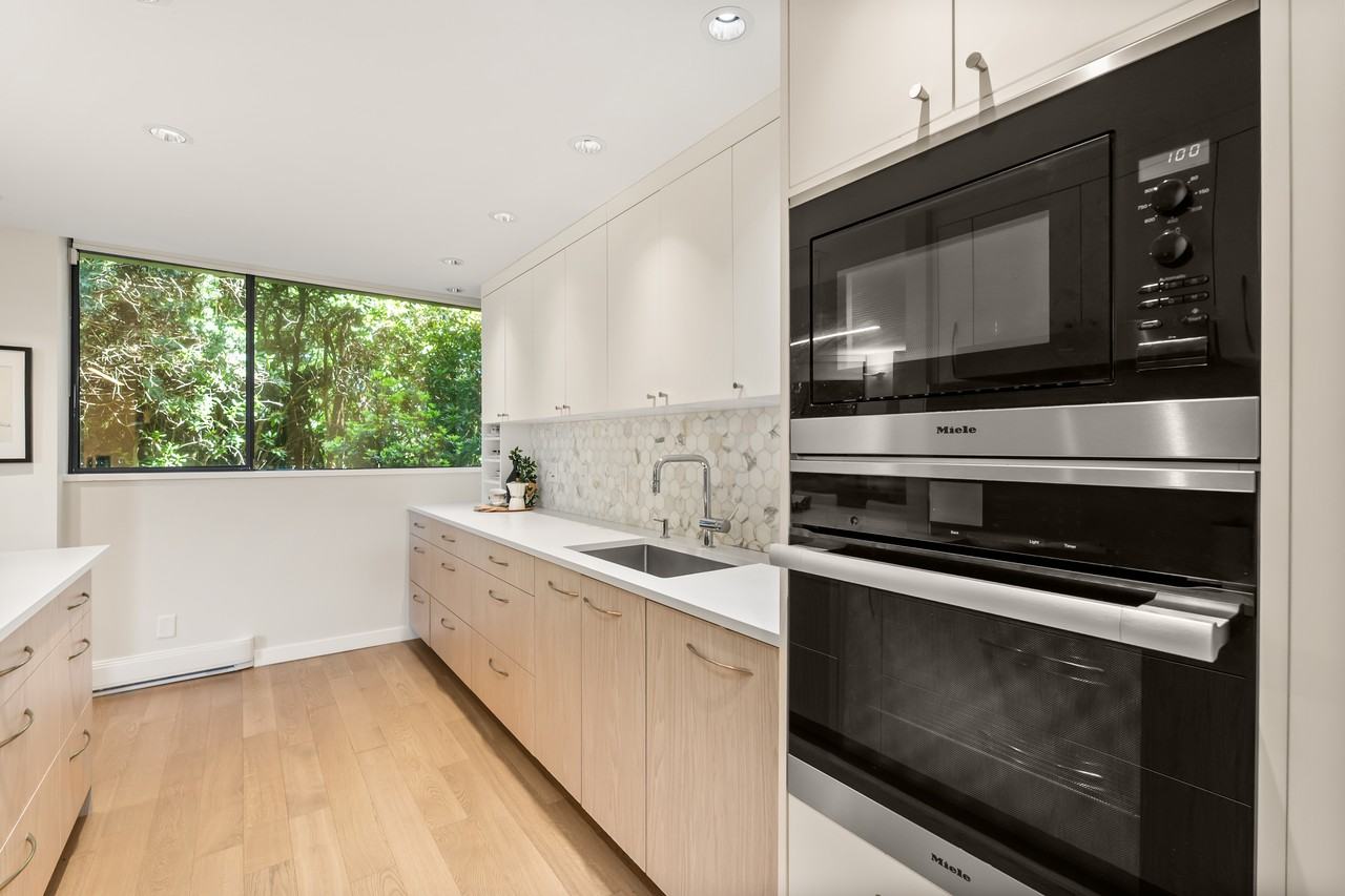 W King Edward Ave & Arbutus St #102 - Photo 6 of 28