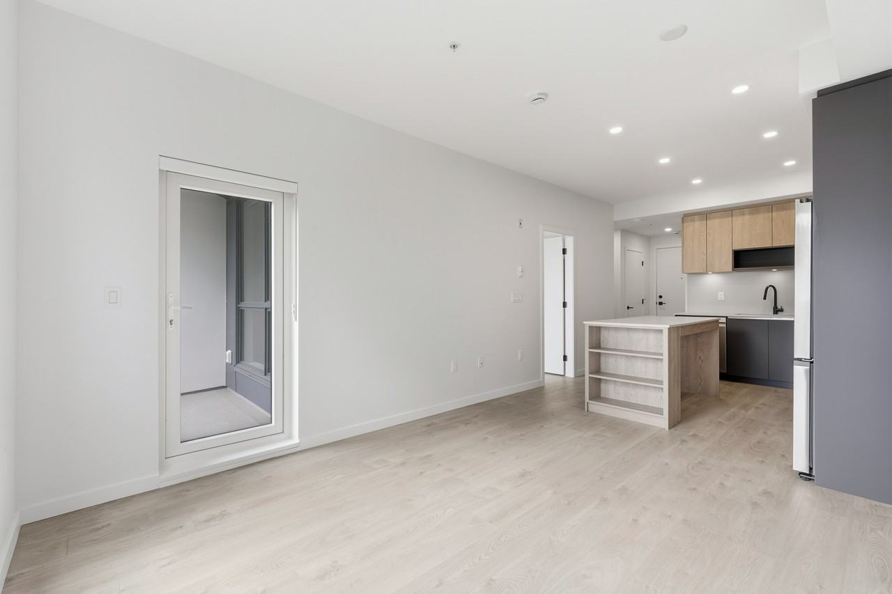 6585 195A Street #304 - Photo 3 of 23
